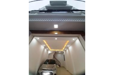 Bán nhà mặt phố Đa Sĩ lô góc 3 mặt thoáng,40m2 5 tầng 3.9tỷ  LH 0978427696