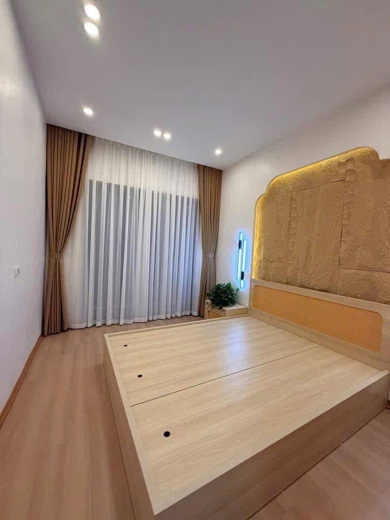 SIÊU PHẨM CỰC SANG TRỌNG - VỊ TRÍ SÁNG GIÁ - ĐƯỜNG PHỐ RỘNG