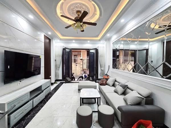 SIÊU PHẨM CỰC HOT - FULL NỘI THẤT - MỚI TINH -  XÁCH VALI VỀ LÀ Ở NGAY - CÓ SỔ