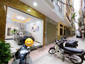 Bán Gấp - Nhà mặt ngõ Cù Chính Lan, ô tô đỗ cửa, 53m2, 4 tầng, 9 tỷ.