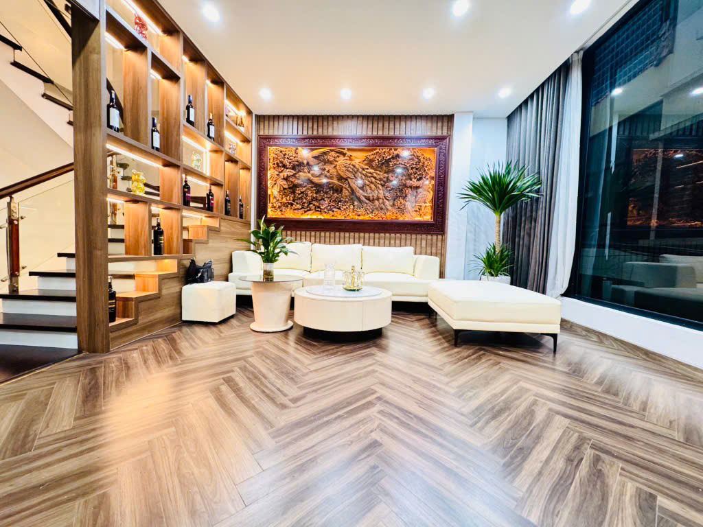 NHÀ PHỐ HOÀNG QUỐC VIỆT 65M2 PHÂN LÔ QUÂN ĐỘI Ô TÔ ĐỖ TRONG NHÀ 12.5 Tỉ