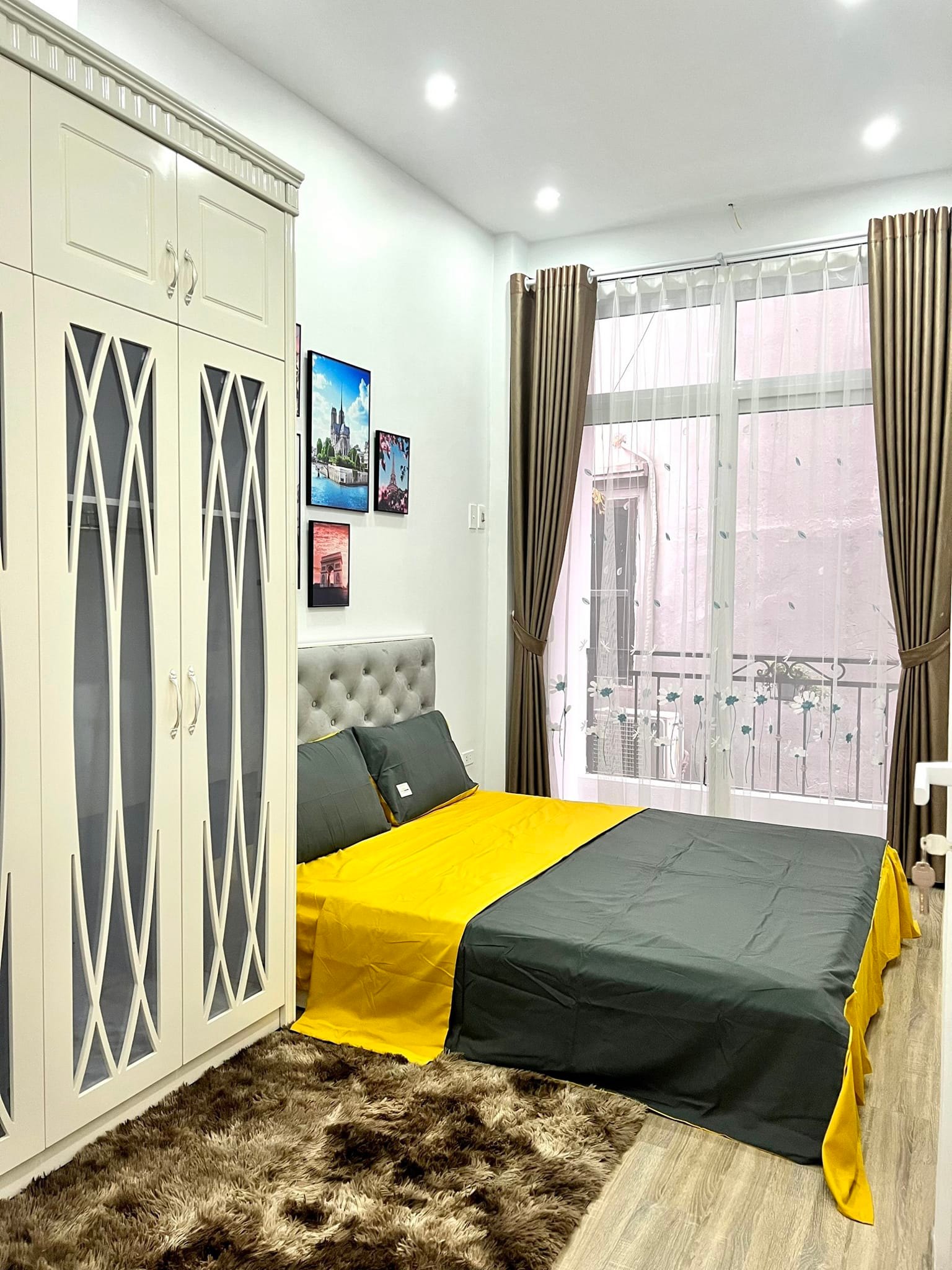 Nhà ĐẸP Khương Trung, 41m2, 3 tầng, 3 phòng ngủ, chỉ 3.99 tỷ.