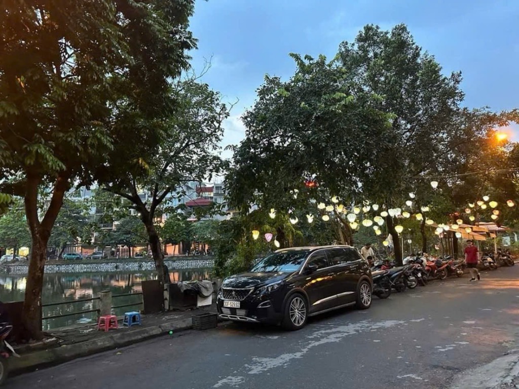 NHÀ ĐỐNG ĐA SÁT HỒ - GẦN OTO TRÁNH - 6 TẦNG THANG MÁY