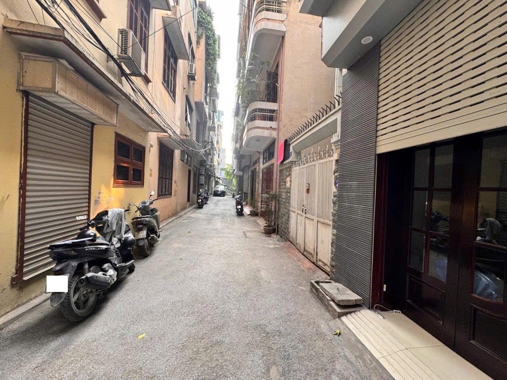 Bán nhà phân lô Trung kính, 63m2, MT3,9m, nhỉnh 19 tỉ, ô tô vào nhà.