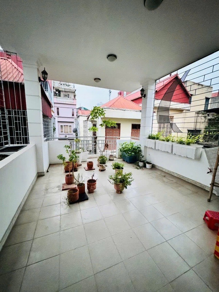 Bán nhà phân lô Trung kính, 63m2, MT3,9m, nhỉnh 19 tỉ, ô tô vào nhà.
