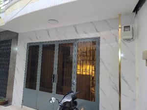 Bán gấp nhà mặt tiền hẻm , Hưng Phú, P9, Q8, 4,3x9, 2 tầng, nhà mới 99%, 2.xx tỷ