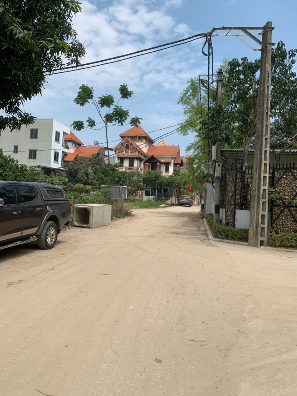 siêu phẩm yên hà-hải bối, ô tô tránh , gần ngay cầu thăng long,thành phố thông minh