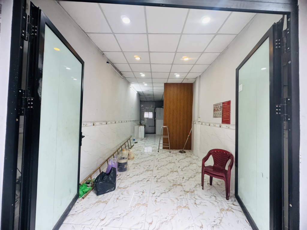 NHÀ 2 LẦU ĐƯỜNG LÊ THỊ BẠCH CÁT - QUẬN 11 - HẺM NHỰA XE TẢI ĐỖ CỬA - NGANG 3.6X10 - 3PN