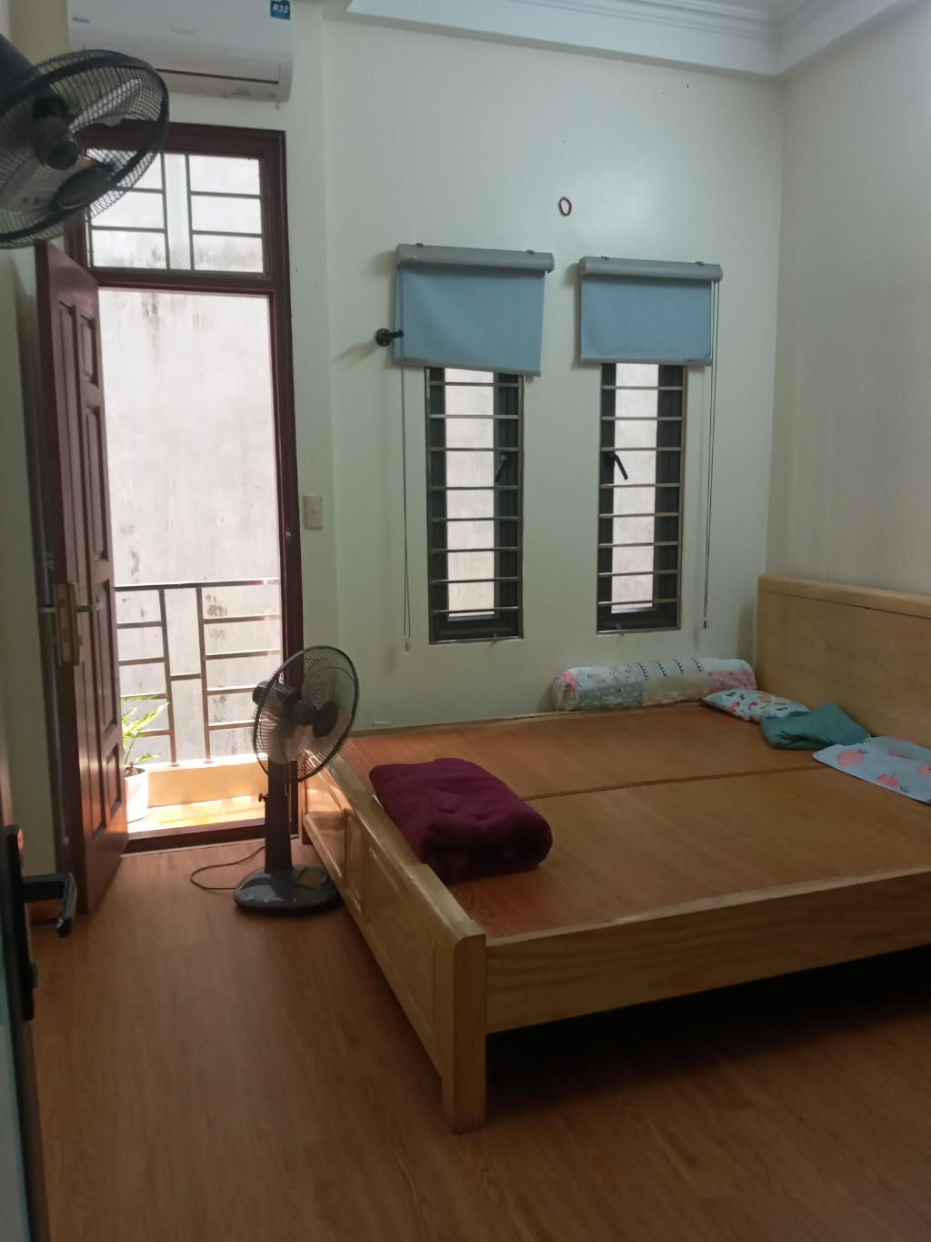 Nhà đẹp Kim Giang- gần công an xã-oto đỗ gần-giá 7,4 tỷ.