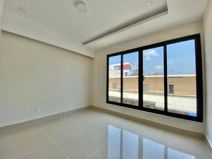 BÁN NHÀ MỚI PHAN VĂN TRỊ, P11, BT, DT: 52M2, 2 TẦNG, 3PN, 2WC GẦN ST EMART SỔ VUÔNG, GIÁ 5.x TỶ