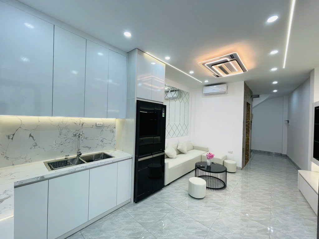 Bán nhà Định Công 6 tầng 6.5 tỷ ngõ rộng ô tô tránh