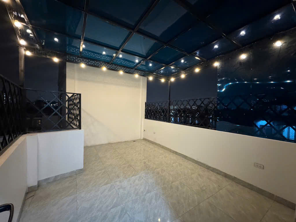 Bán nhà Định Công 6 tầng 6.5 tỷ ngõ rộng ô tô tránh