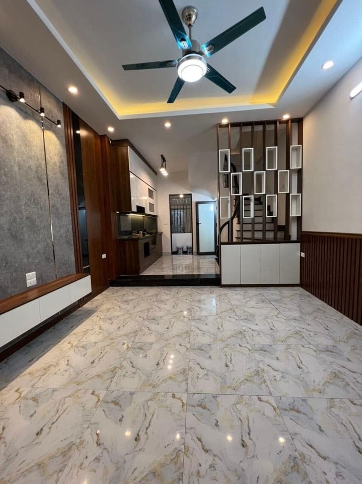 Bán nhà Thượng Thanh- Long Biên 36m2, 5T