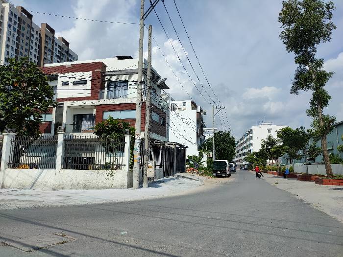 - ĐẠI LỘ ĐÔNG TÂY, VÕ VĂN KIỆT , - KHU VỰC TOÀN CHUNG CƯ CAO CẤP , -  MỘT CĂN DUY NHẤT BÁN!  -3TY9 DIEN TICH 130M2