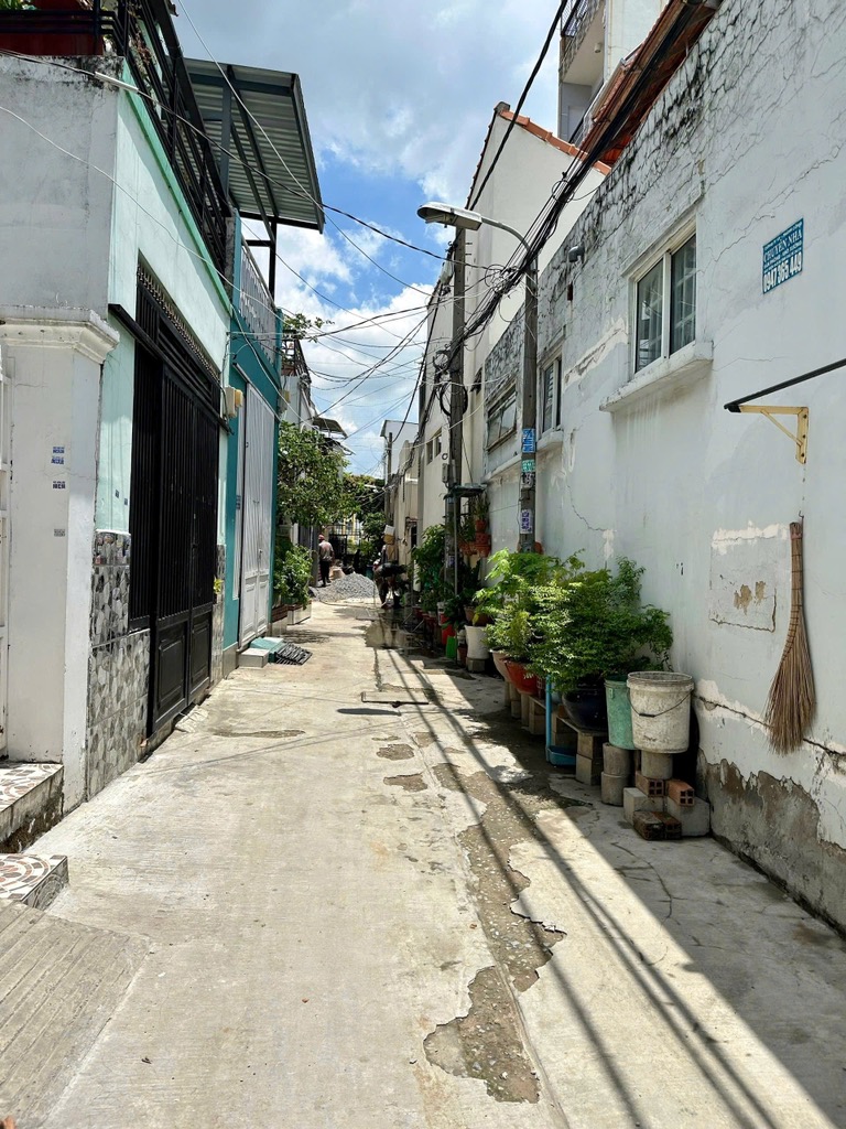 BÁN ĐẤT NỀN DIỆN TÍCH LỚN 109M2- BÙI TƯ TOÀN - KẾ BÊN AEON MALL BÌNH TÂN - SÁT MẶT TIỀN XỊN - AN NINH DÂN TRÍ - CHỈ HƠN 4TÉP TỎI...