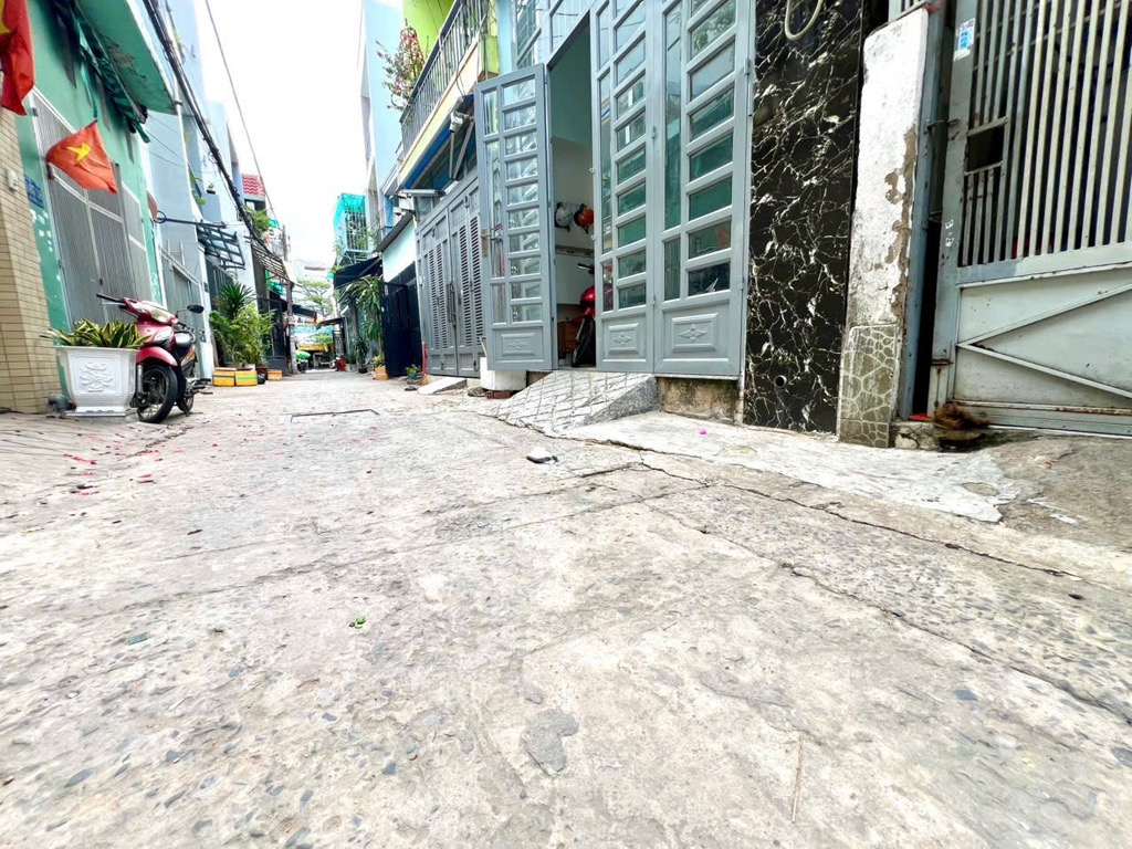 NHÀ ĐẸP BÌNH TÂN NGAY AEON NHÀ ĐẸP BÌNH TÂN NGAY AEON MALL TÂN PHÚ-SÁT BÌNH LONG HẺM XE HƠI VÔ TƯ-42M2 CHỈ NHỈNH 4 TỎI XÚI...