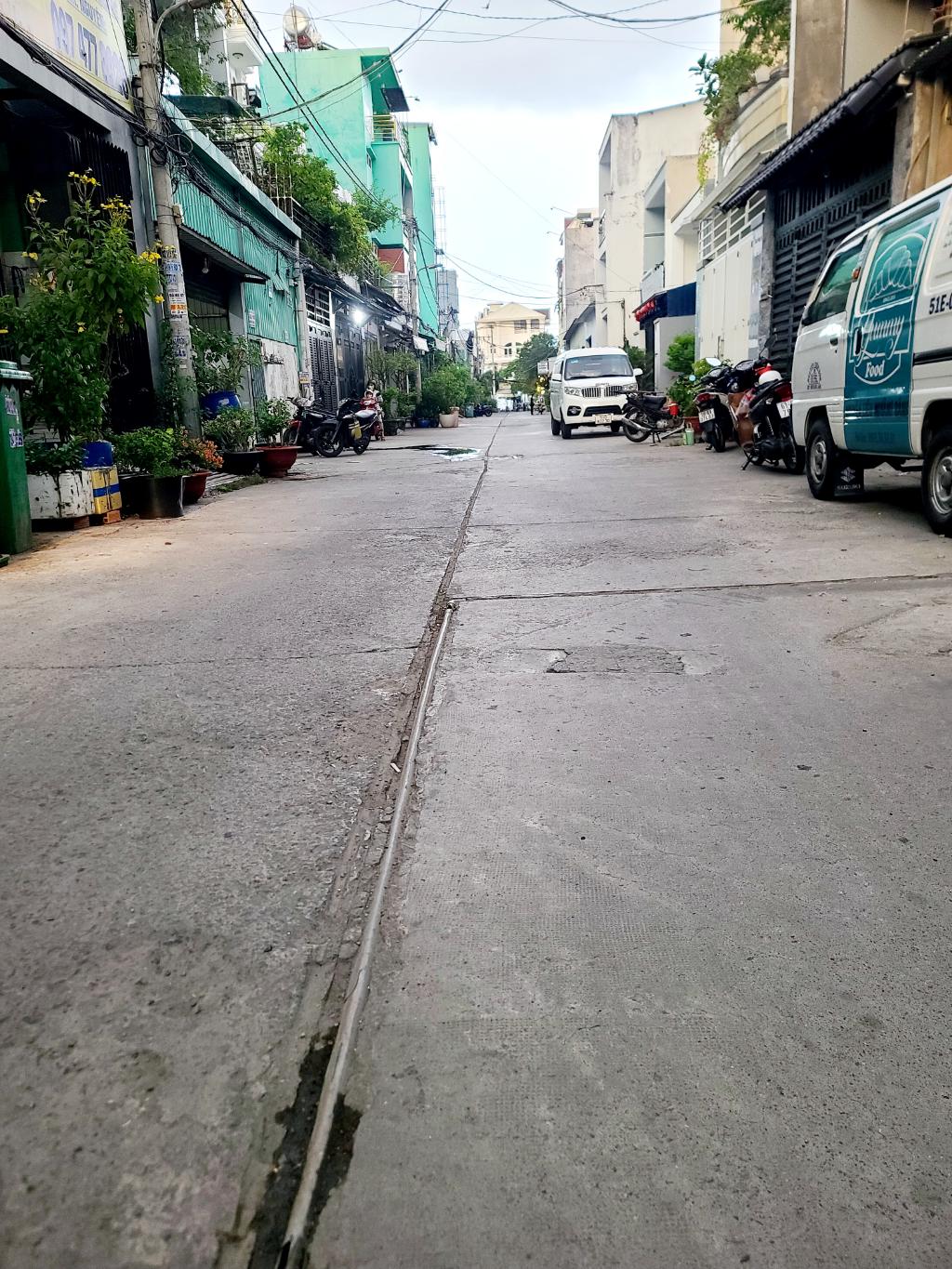 SÁT GÒ XOÀI - XE HƠI NGỦ TRONG NHÀ-6×14 CHI NHÍCH 4 TỎI...