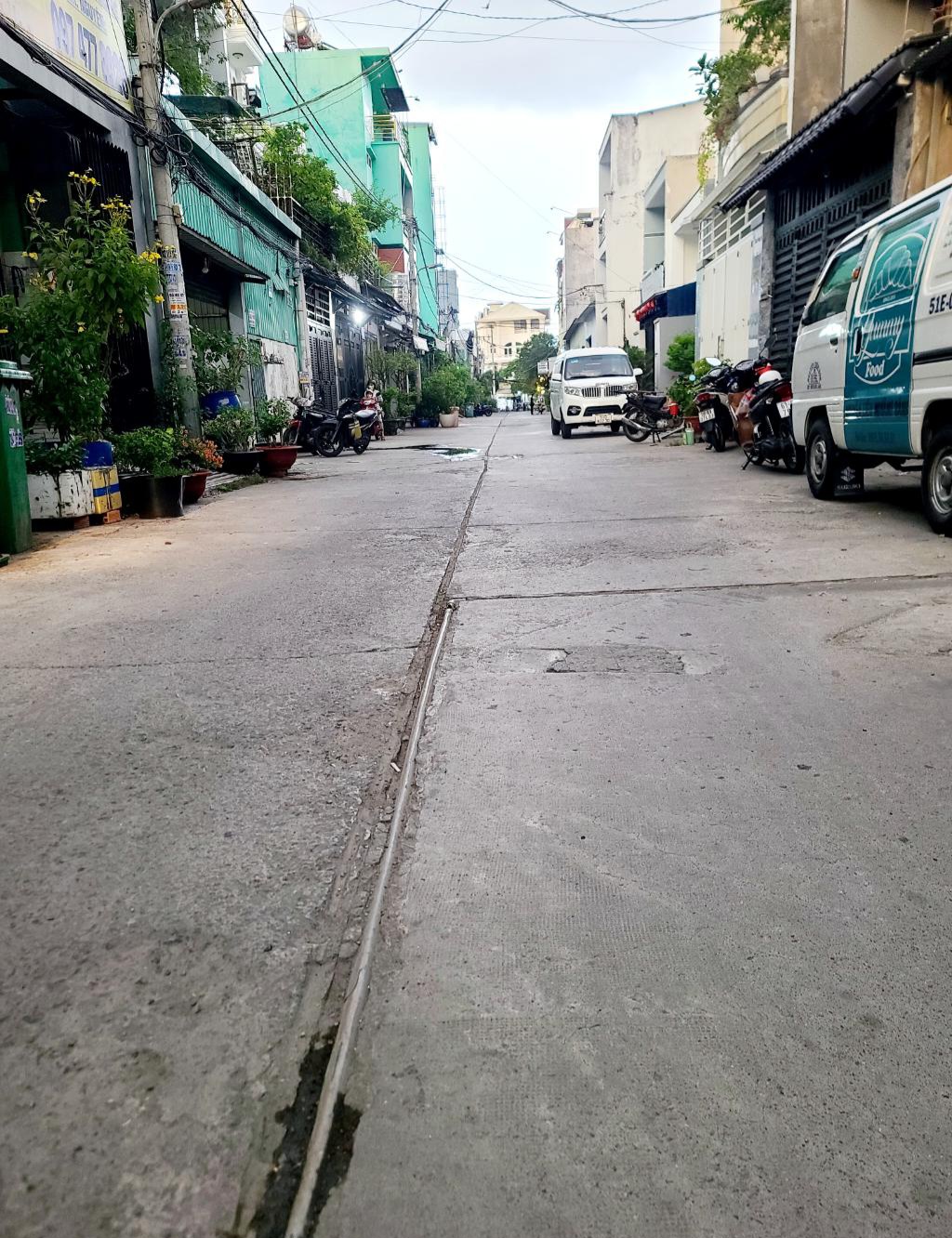 NHÀ ĐẸP LÊ ĐÌNH CẨN – 4,2×22– NHỈNH 4T– HẺM 12M, GẦN CHIẾN LƯỢC, MÃ LÒ.