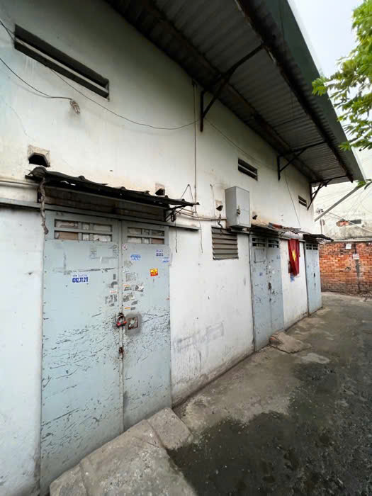 MUA ĐẤT TẶNG NHÀ – TÂN THỚI NHẤT, QUẬN 12 – 2.95 TỶ (Thương lượng)