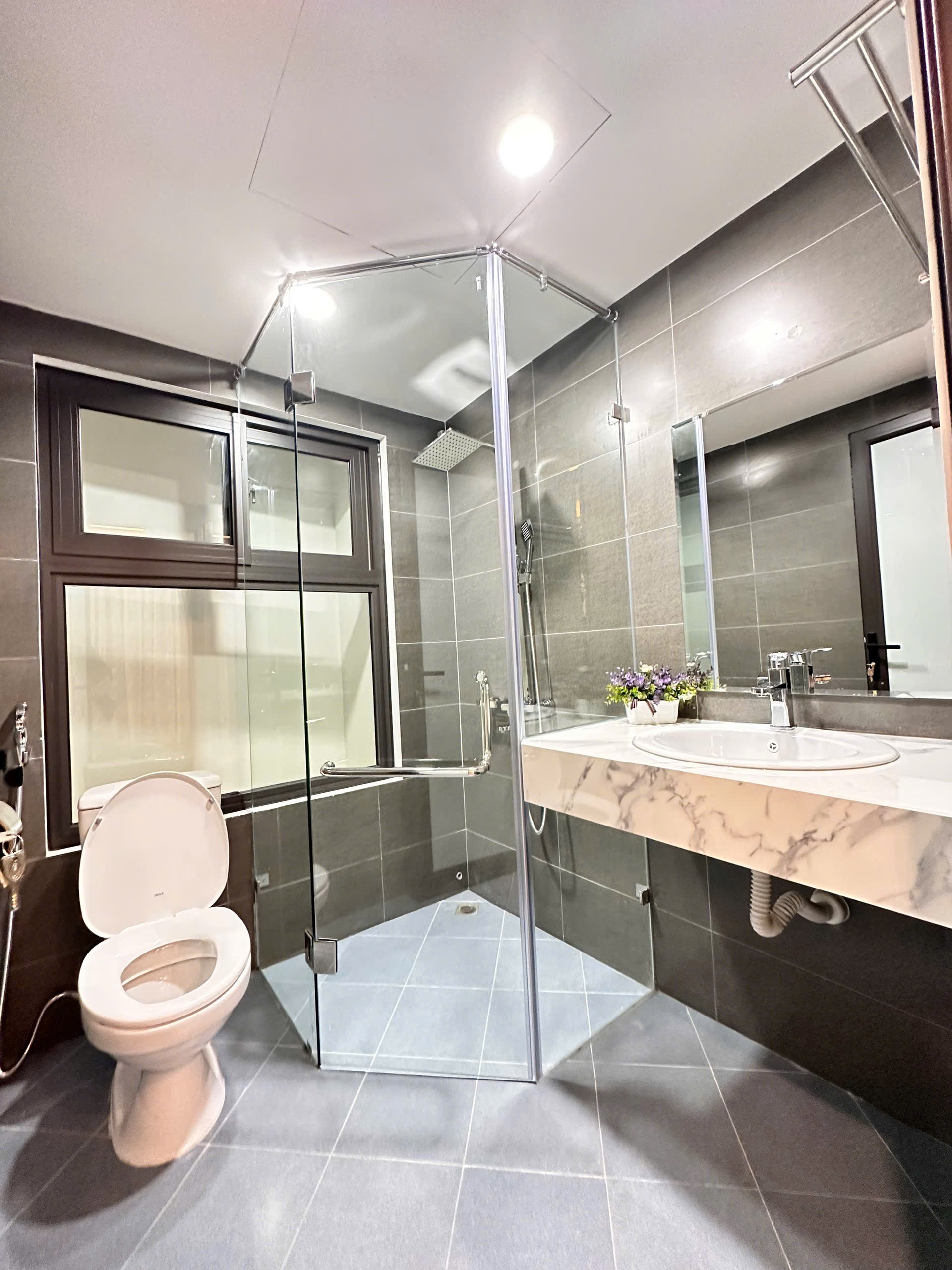 Bán nhà Trung Kính, trung tâm Cầu Giấy, nhà đẹp, ngõ to: 35m2, 5 tầng, MT 4.5m. Chỉ 8 tỷ