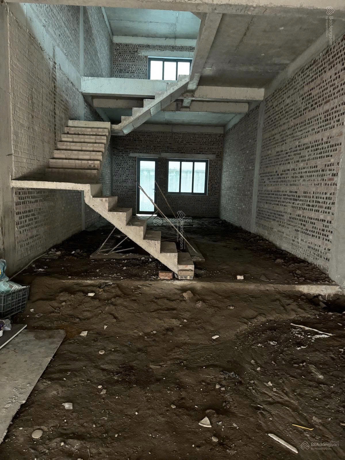 Chính chủ gửi bán. Dt: 100m2 xây 5 tầng, quy hoạch ổn định đường mở rộng