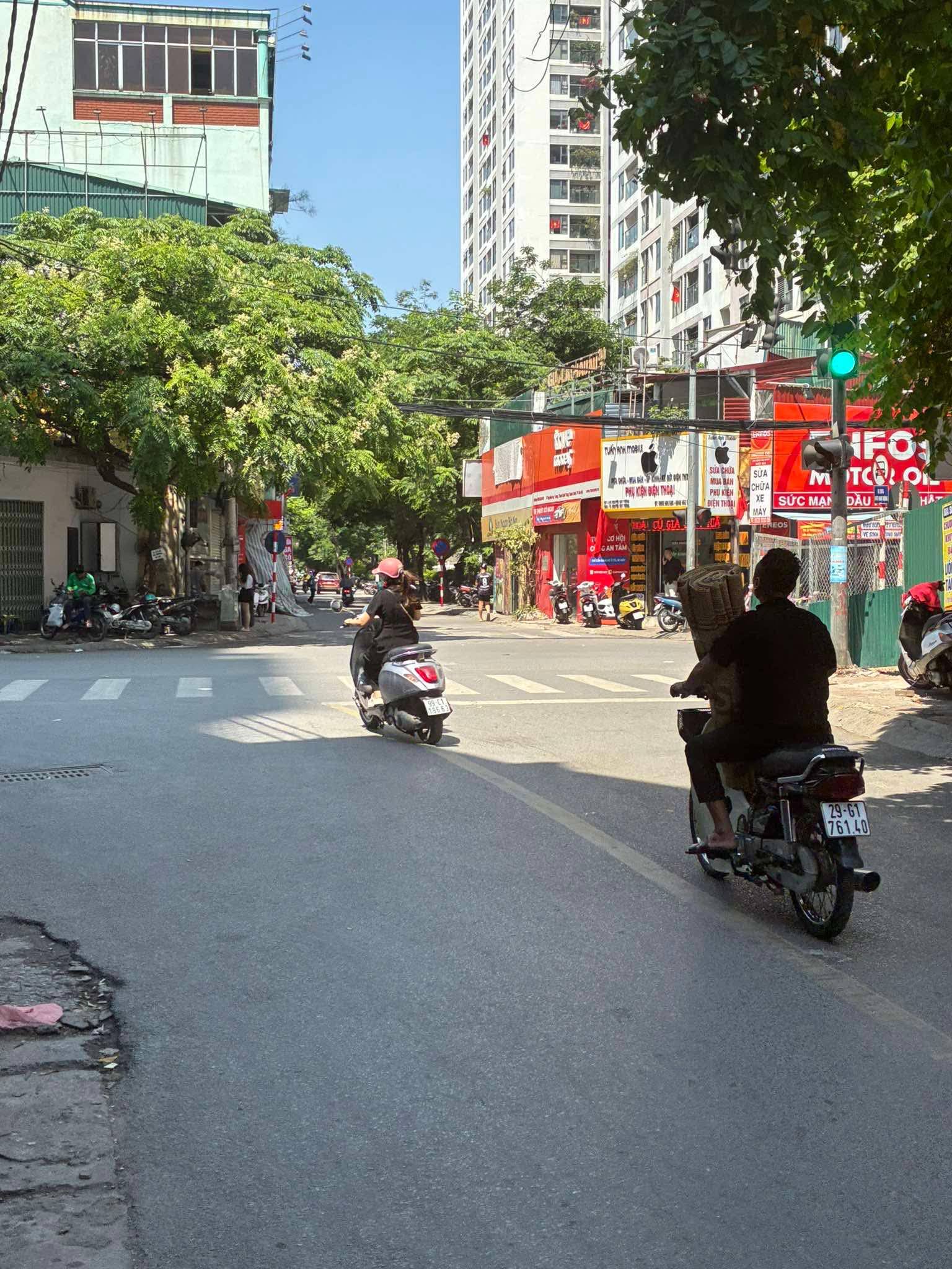 BÁN NHÀ - MẶT PHỐ QUẬN THANH XUÂN - TIỆN ÍCH BẠT NGÀN - DT 25M2 - MT4 - NHÀ 4 TẦNG GIÁ 3,5 TỶ