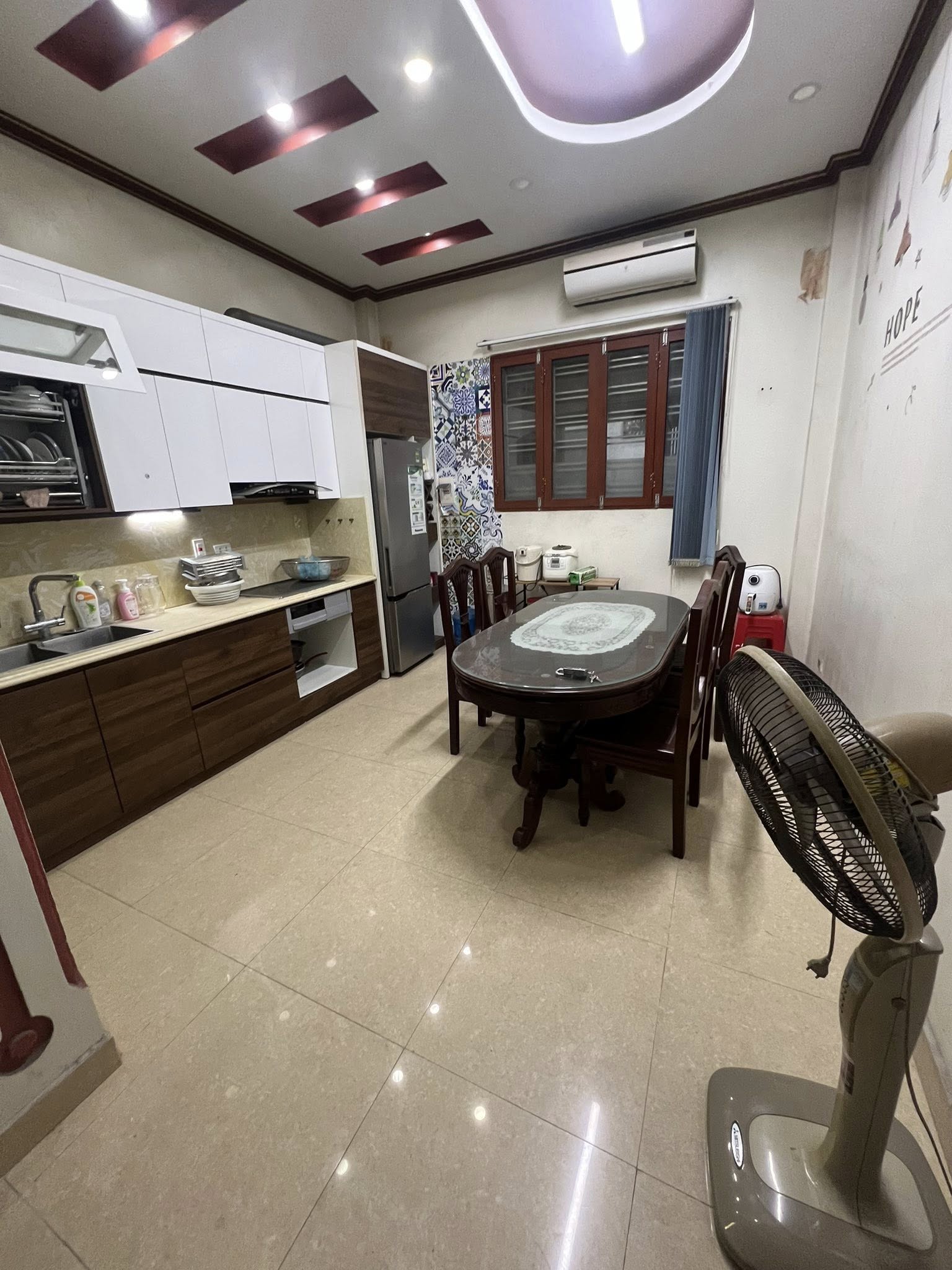 Trịnh Đình Cửu - Hoàng Mai - ô tô vào nhà - thoáng trước sau - chủ tự xây - nội thất còn đẹp