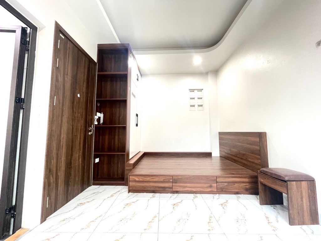 Bán gấp trong tuần! Nhà phố Lạc Long Quân – Vị trí đắc địa, tiện ích ngập tràn – Nhỉnh 5 tỉ tỷ chốt nhanh