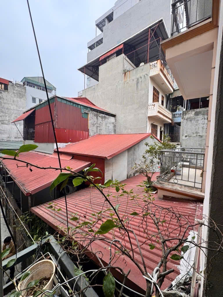 Nhà đẹp phố Lạc Long Quân – Ở hay cho thuê đều tốt – Tiện ích bao quanh, an ninh đảm bảo – Nhỉnh 6 tỉ