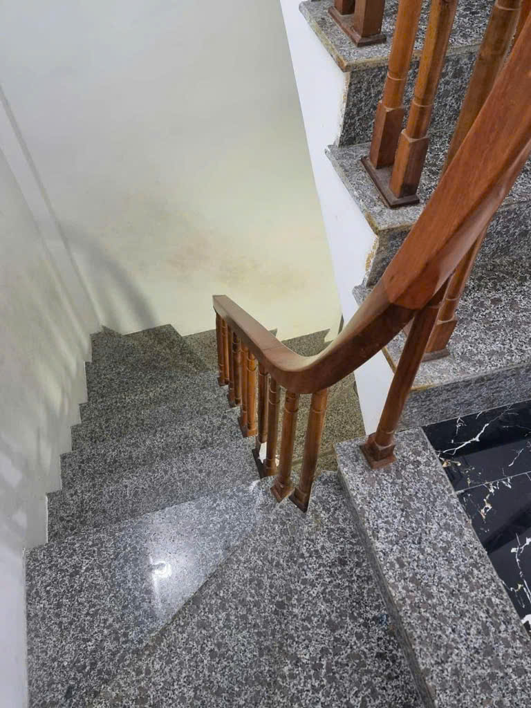 Bán nhà full nội thất cao cấp – Phố An Dương Vương – Gần Lạc Long Quân – 30m2 x 5 tầng