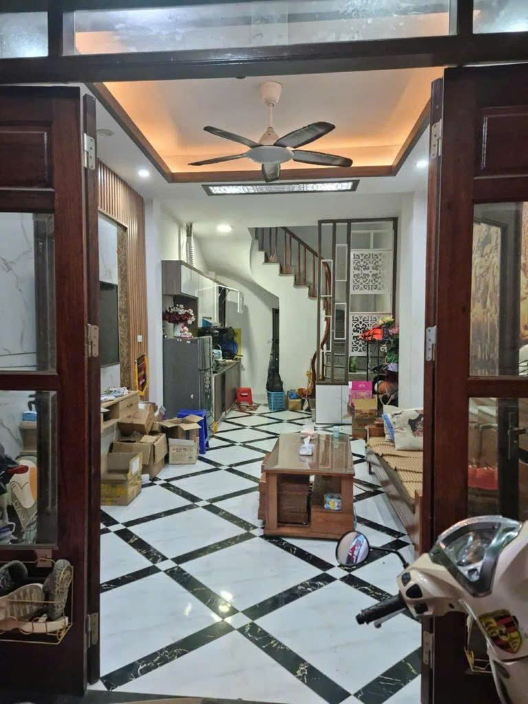 Bán nhà full nội thất cao cấp – Phố An Dương Vương – Gần Lạc Long Quân – 30m2 x 5 tầng