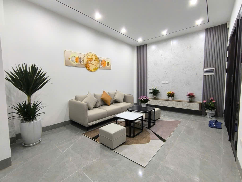 BÁN NHÀ TRUNG TÂM NGỌC THUỴ - NHÀ MỚI FULL NỘI THẤT – 47.1M2 CHỈ 6,2 TỶ