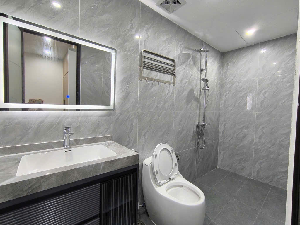 BÁN NHÀ TRUNG TÂM NGỌC THUỴ - NHÀ MỚI FULL NỘI THẤT – 47.1M2 CHỈ 6,2 TỶ