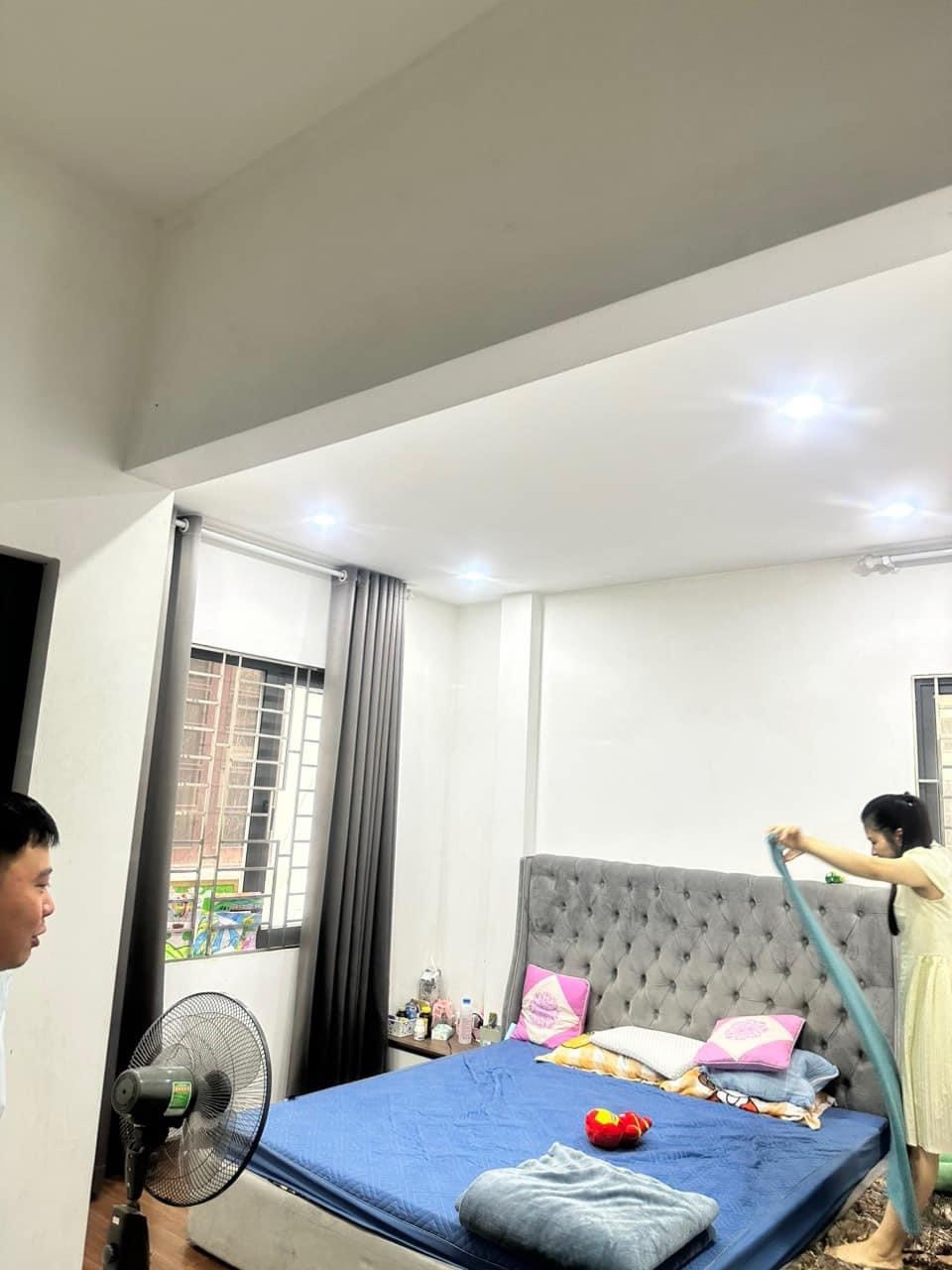 NHÀ LÔ GÓC PHỐ  LÊ LỢI THÔNG RA CẦU ĐƠ 1 DT 50M2x 4 TẦNG MẶT TIỀN 6M2 GIÁ 7.5 TỶ