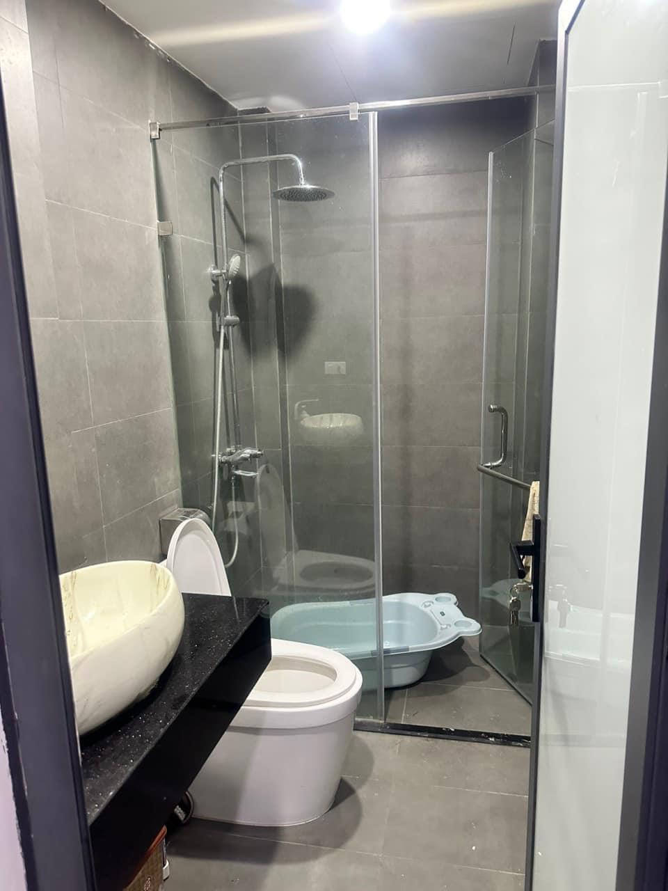 NHÀ LÔ GÓC PHỐ  LÊ LỢI THÔNG RA CẦU ĐƠ 1 DT 50M2x 4 TẦNG MẶT TIỀN 6M2 GIÁ 7.5 TỶ