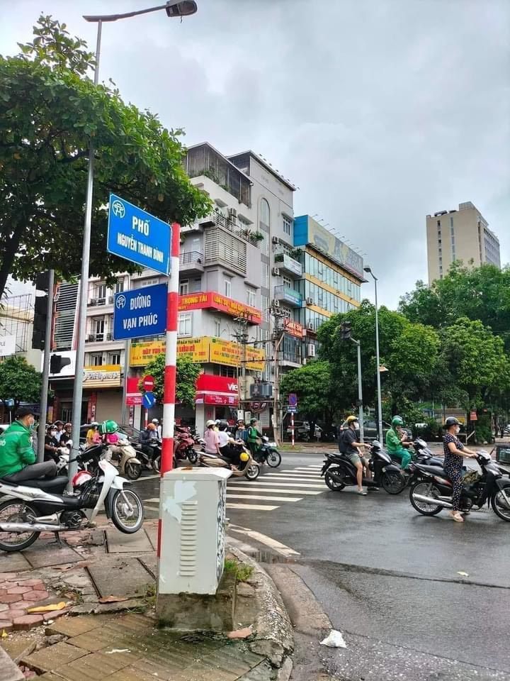 Cần bán Biệt thự Phùng Khoang- Hà Đông diện tích 150m2, thiết kế 4 tầng,MT 8m2 giá 26,5 tỷ