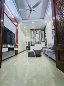 CẦN BÁN GIÁP BÁT