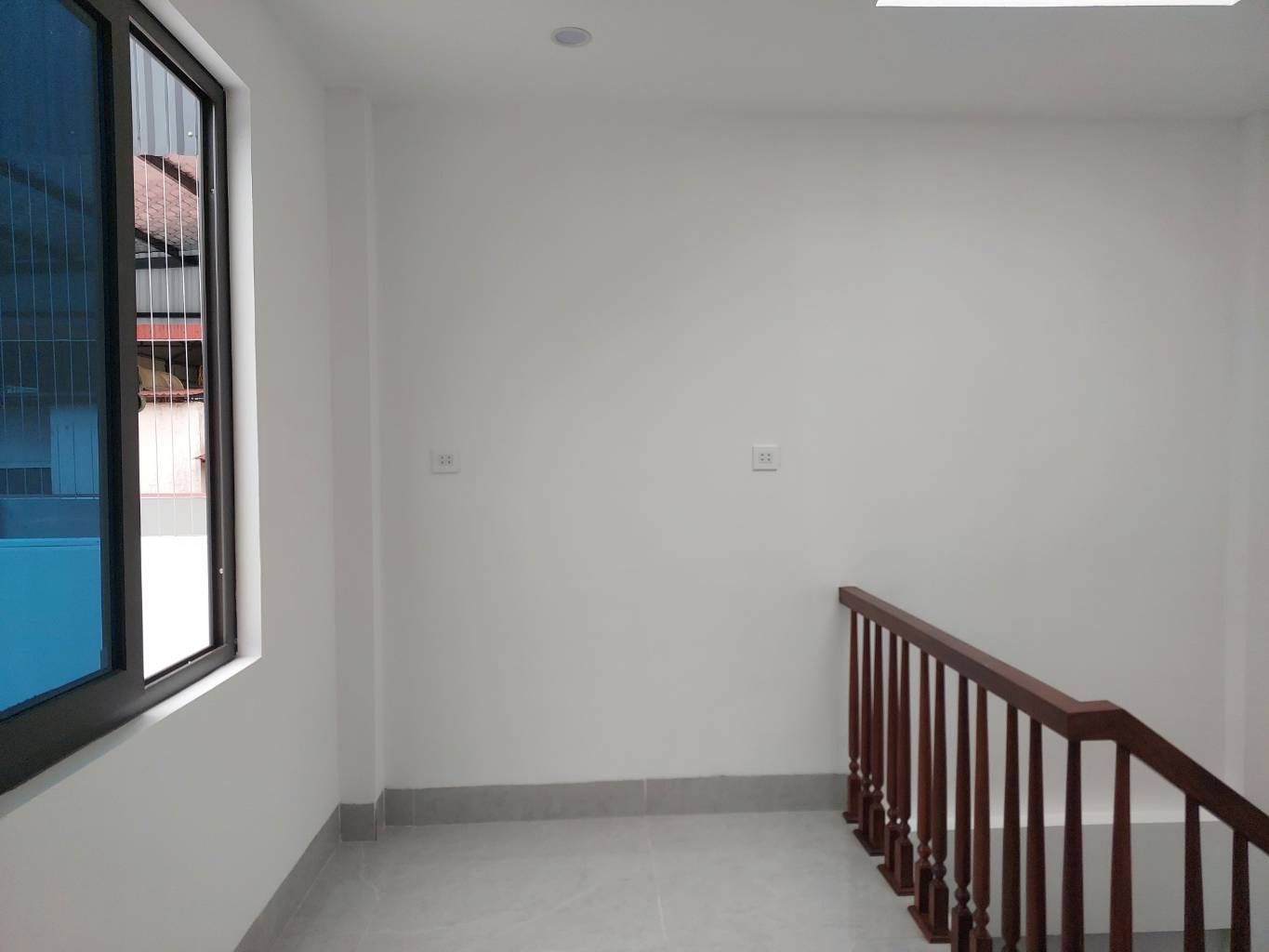 Trần Duy Hưng - Ngõ nông - Gần Phố - Ô Tô Đỗ Cổng - Mới Xây