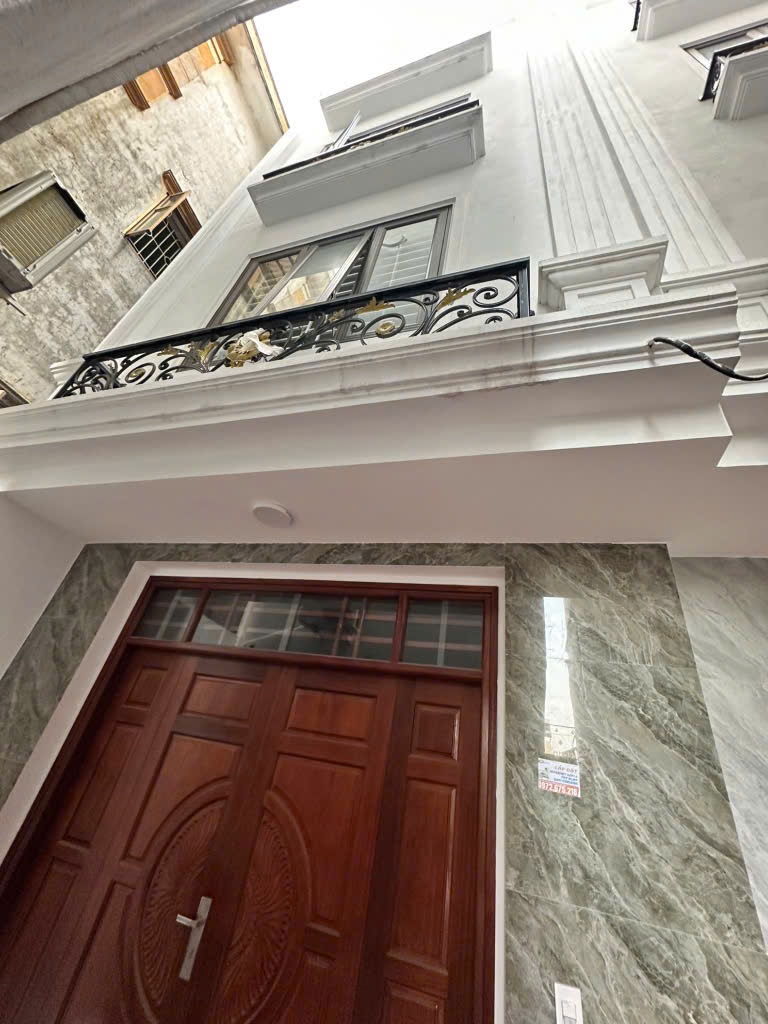 Nhà mới 4 tầng - Ngõ ô tô - Cách đường chỉ 5m - Giá chỉ 5,4 tỷ - -Nhà đất giá rẻ, Đất thổ cư chuẩn sổ đỏ