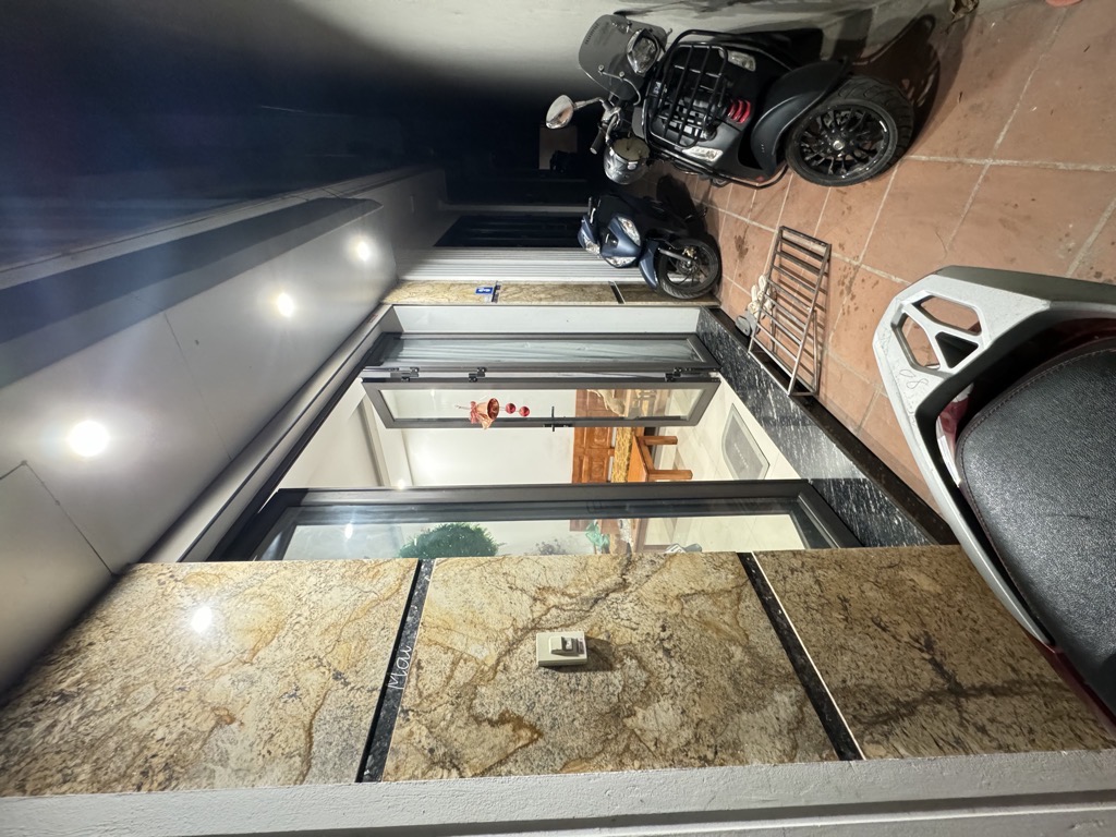 HÀ NỘI - QUẬN LONG BIÊN - PHÚC LỢI ( BÁN NHÀ TẶNG NỘI THẤT)