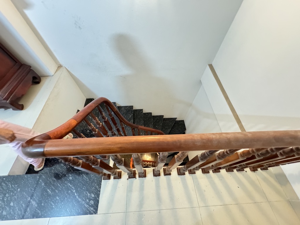 HÀ NỘI - QUẬN LONG BIÊN - PHÚC LỢI ( BÁN NHÀ TẶNG NỘI THẤT)