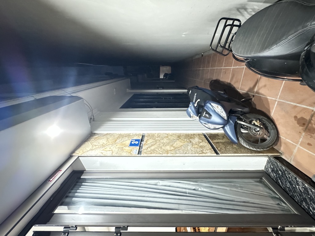 HÀ NỘI - QUẬN LONG BIÊN - PHÚC LỢI ( BÁN NHÀ TẶNG NỘI THẤT)