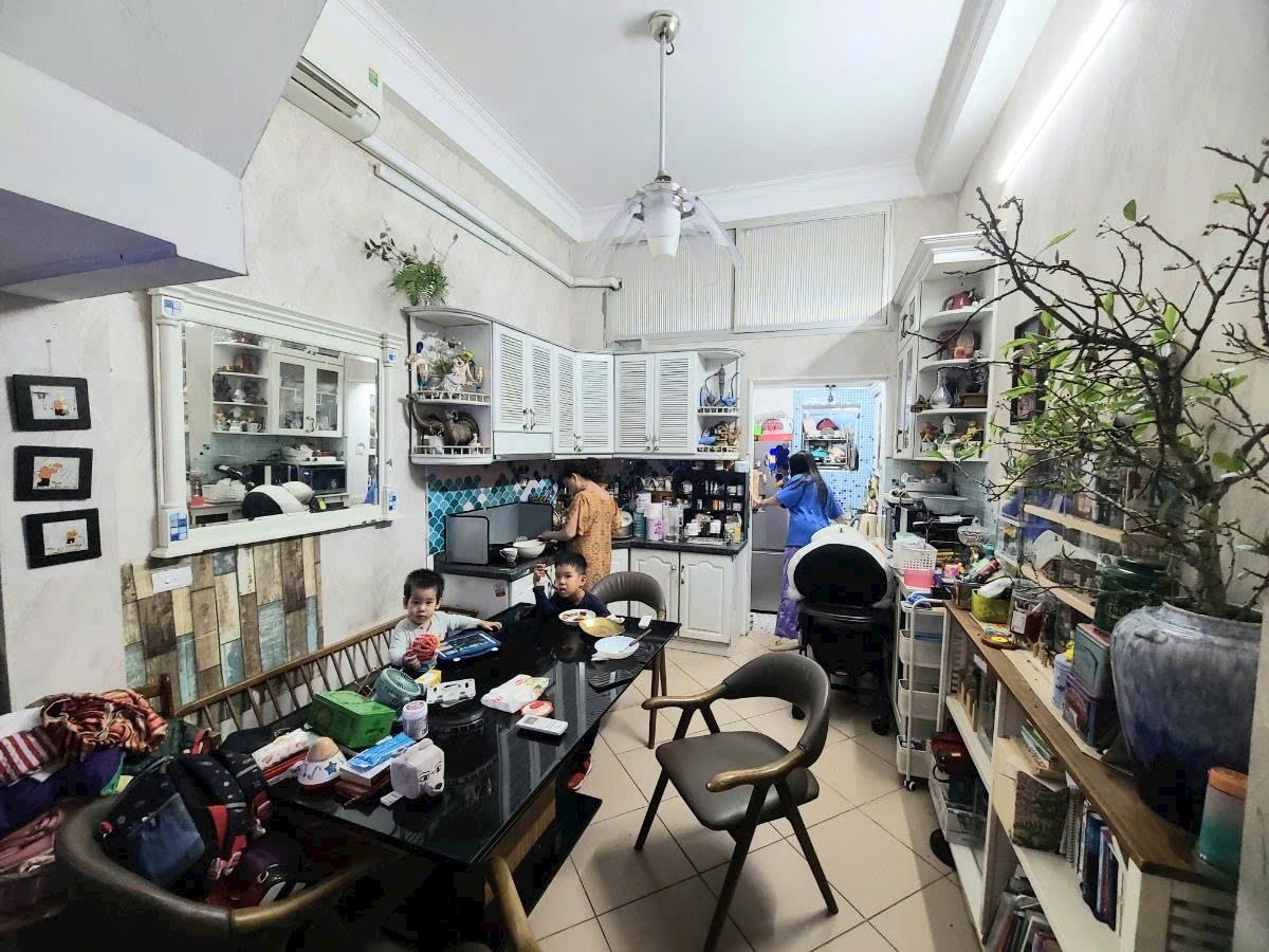 Bán Nhà Quận HBT chỉ nhỉnh 4 tỷ - có ngay nhà 5 tầng