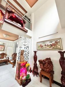 Bán nhà - HXH - Sát mặt tiền - bề ngang khủng - 4tỷ