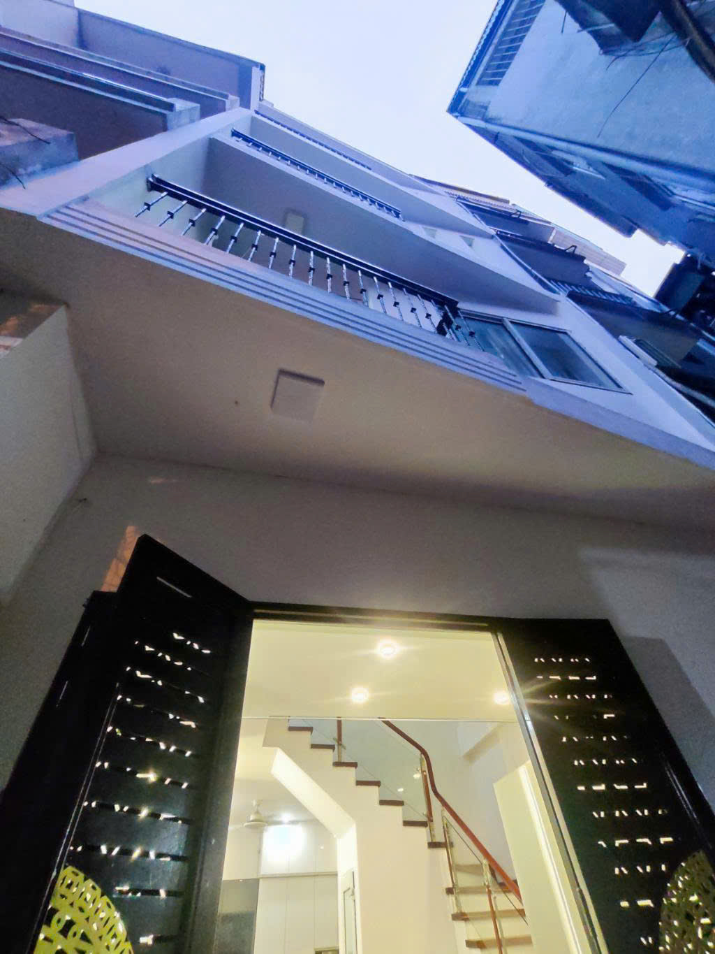 MỄ TRÌ BÁN NHÀ MỚI ĐẸP – 41M2 5 TẦNG 8,4 TỶ