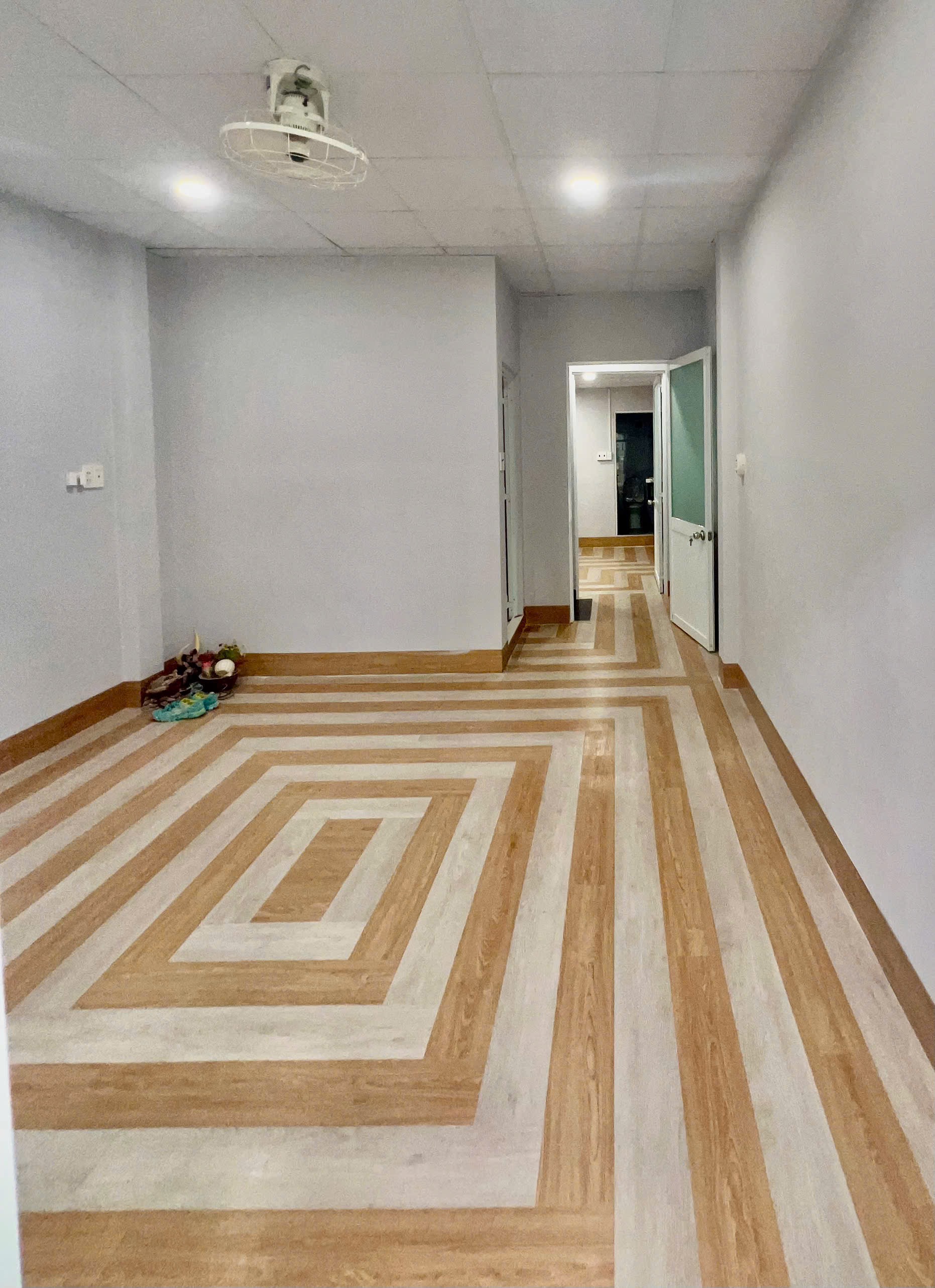 Nhà ngộp trung tâm Q3 ban gấp