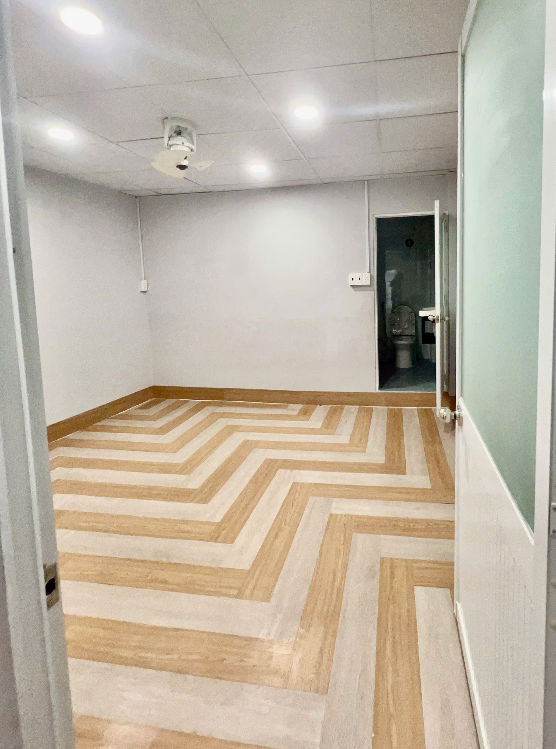 Nhà ngộp trung tâm Q3 ban gấp