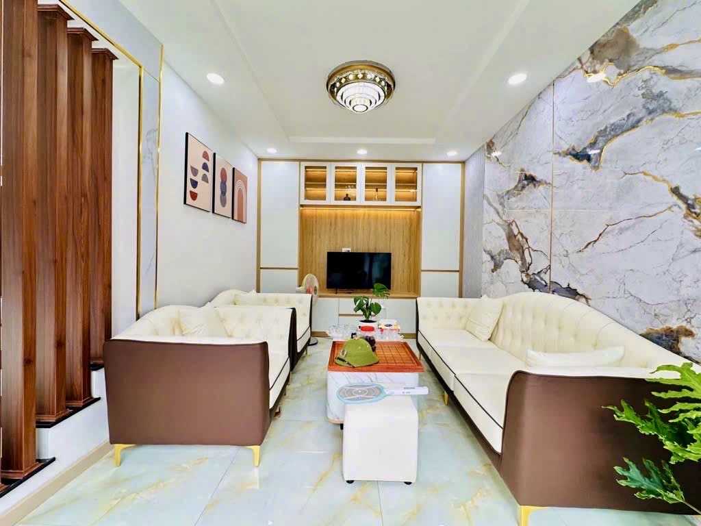 Bán nhà đẹp ở ngay - bề ngang khủng - 4tỷ