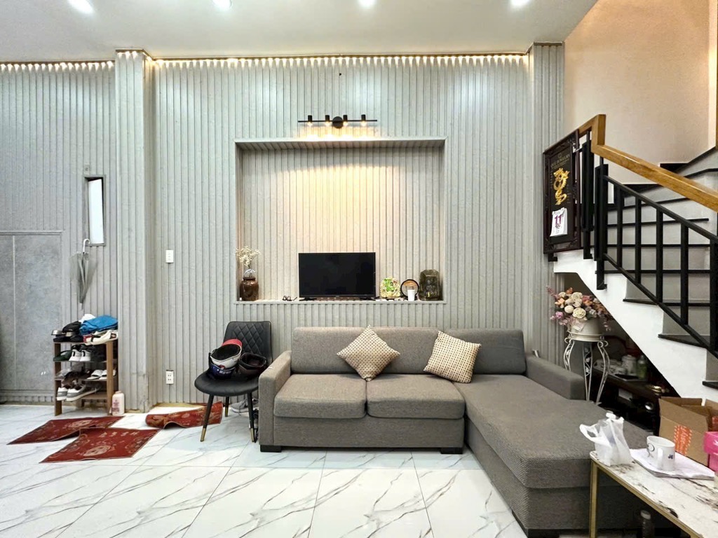 Bán nhà - hẻm xe hơi - sát mặt tiền - 3tỷ