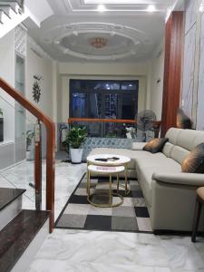 Bán nhà - hẻm xe hơi - sát mặt tiền- 4tỷ